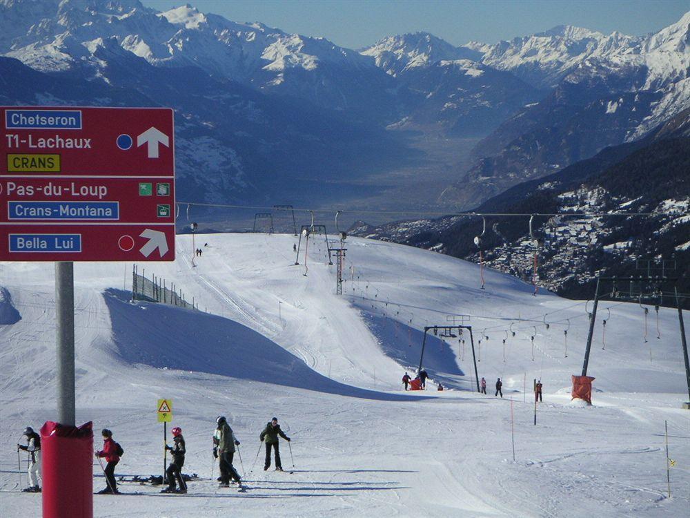 Chalet Des Alpes Acomodação com café da manhã Crans-Montana Exterior foto